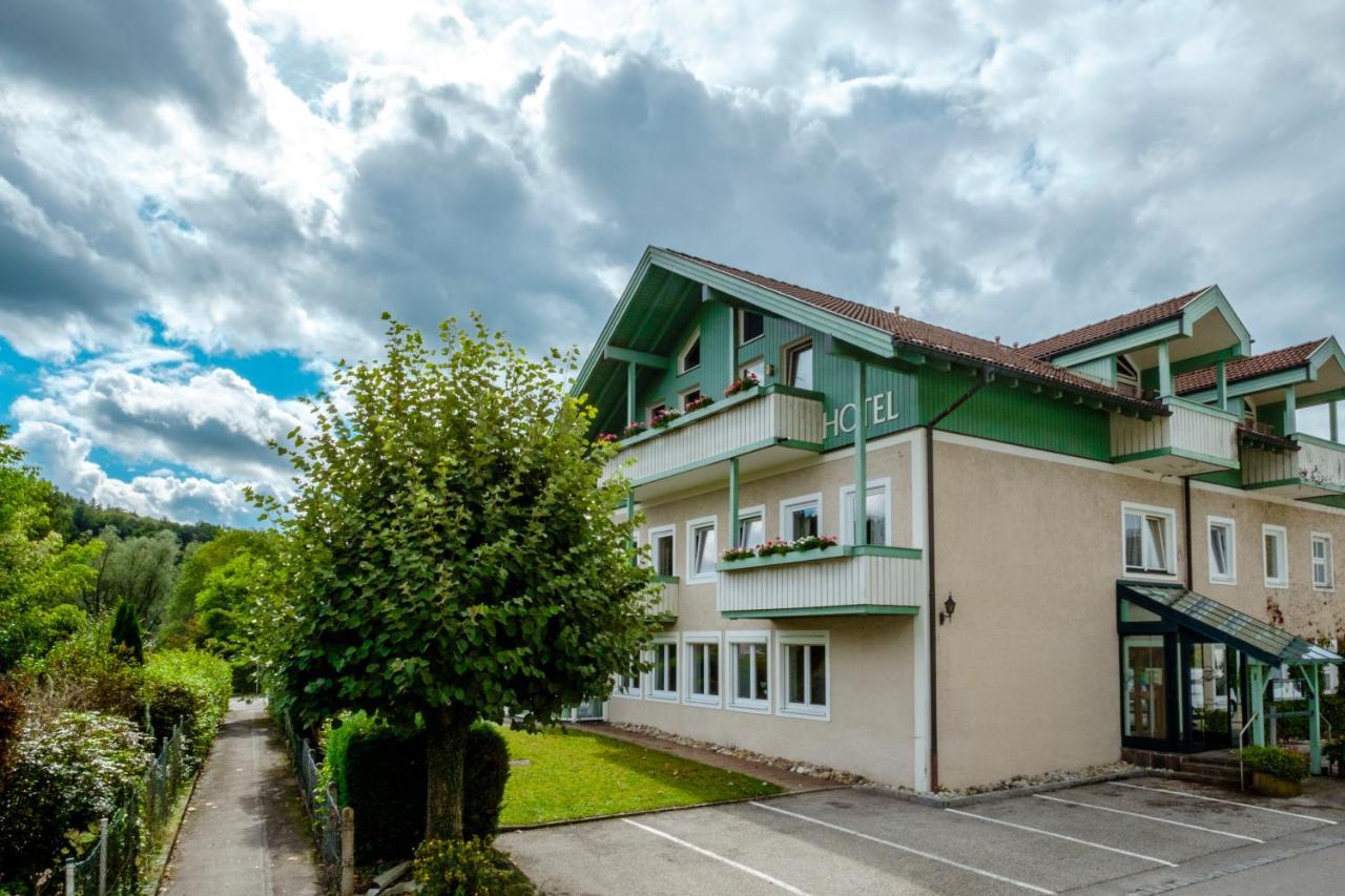 Gartenhotel Salzach Бургхаузен Екстериор снимка