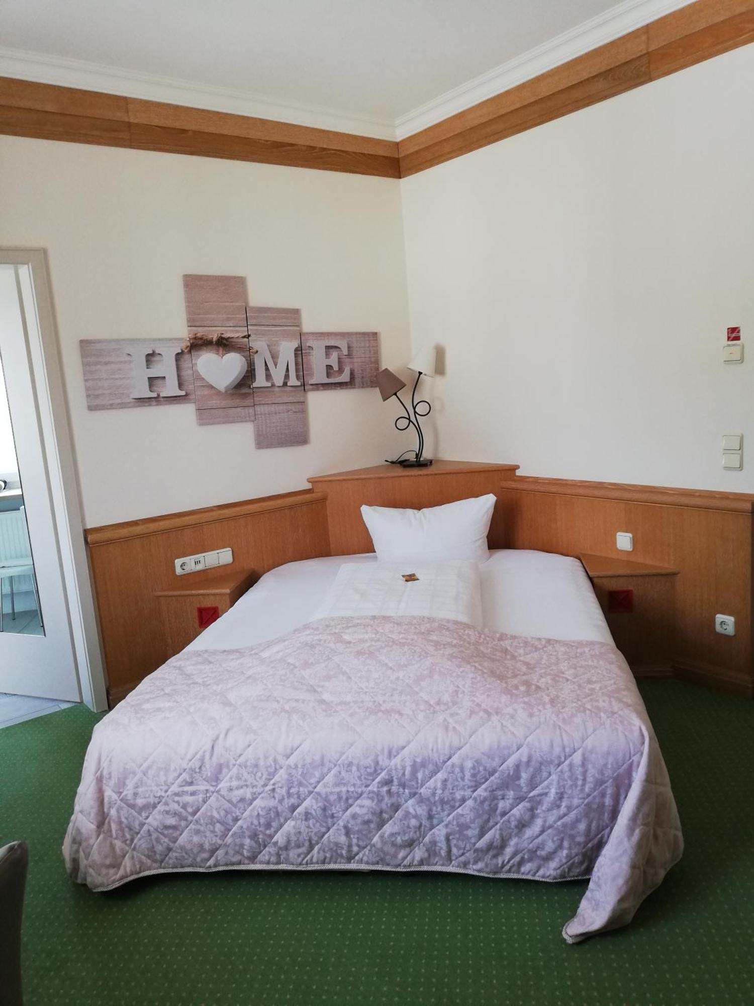 Gartenhotel Salzach Бургхаузен Екстериор снимка