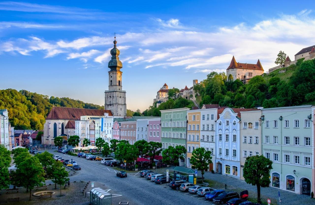 Gartenhotel Salzach Бургхаузен Екстериор снимка