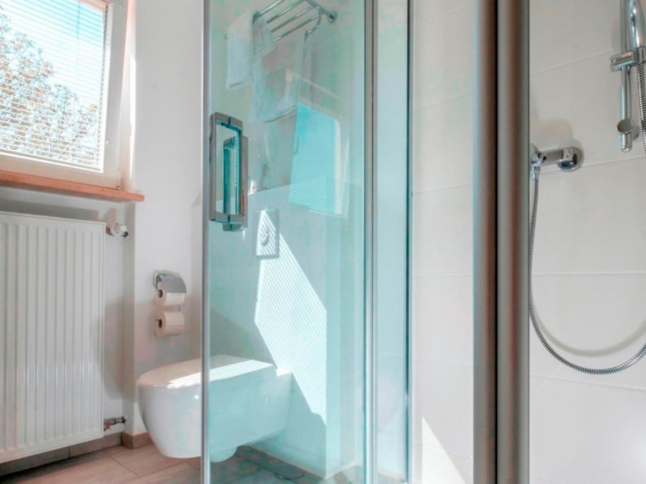 Gartenhotel Salzach Бургхаузен Екстериор снимка