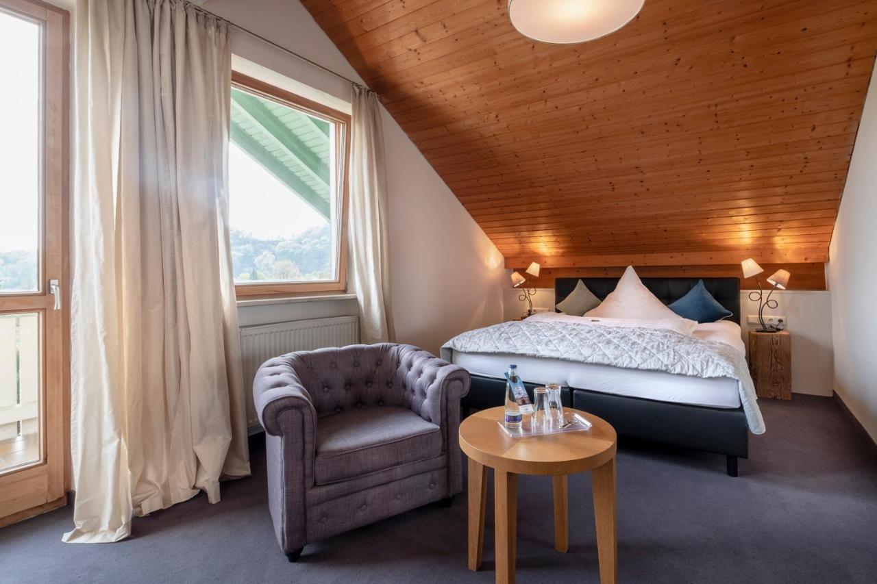 Gartenhotel Salzach Бургхаузен Екстериор снимка