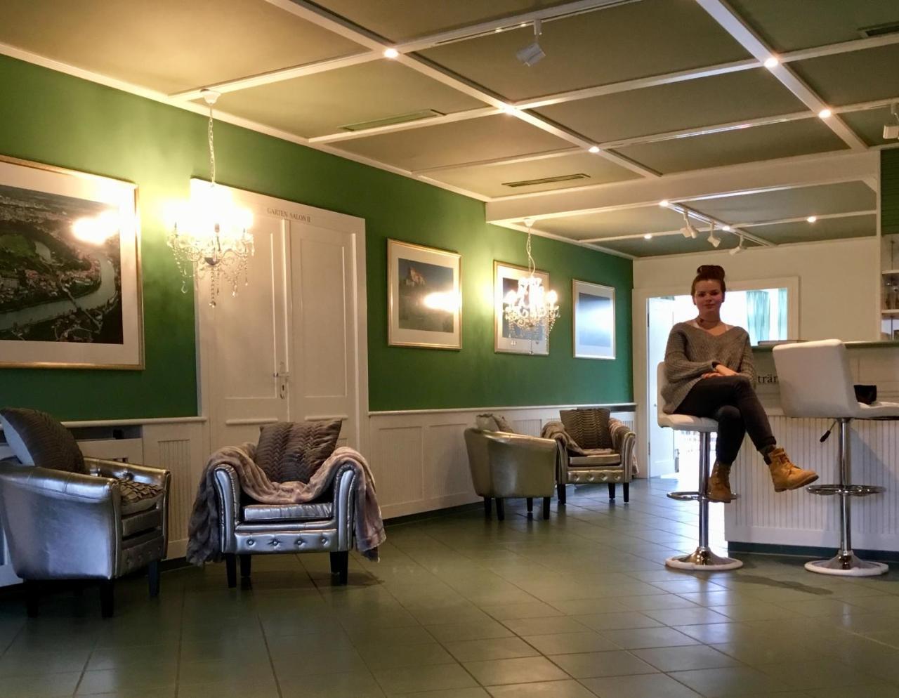Gartenhotel Salzach Бургхаузен Екстериор снимка